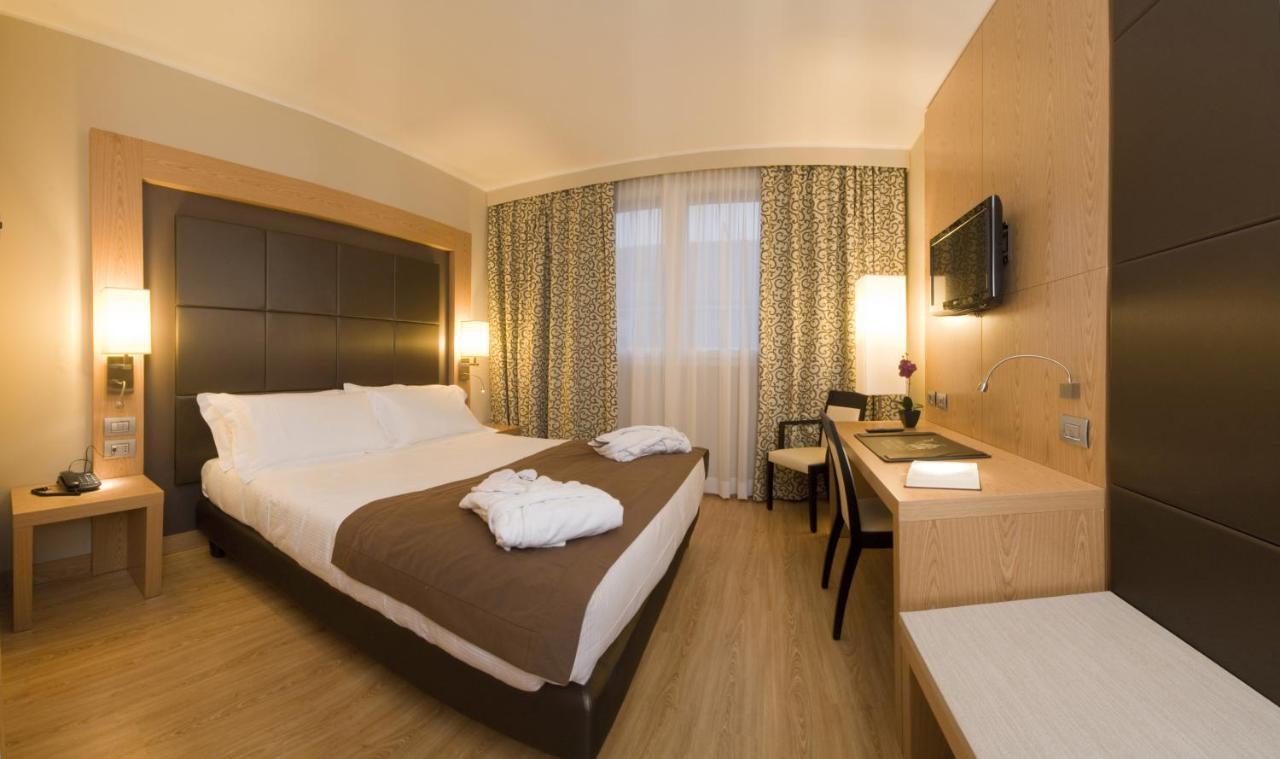 Virginia Palace Hotel 가르바냐테밀라네스 외부 사진