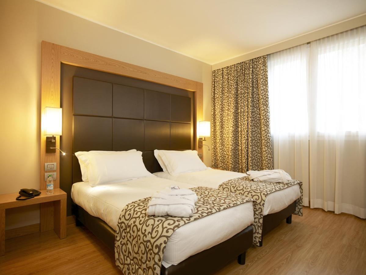 Virginia Palace Hotel 가르바냐테밀라네스 외부 사진