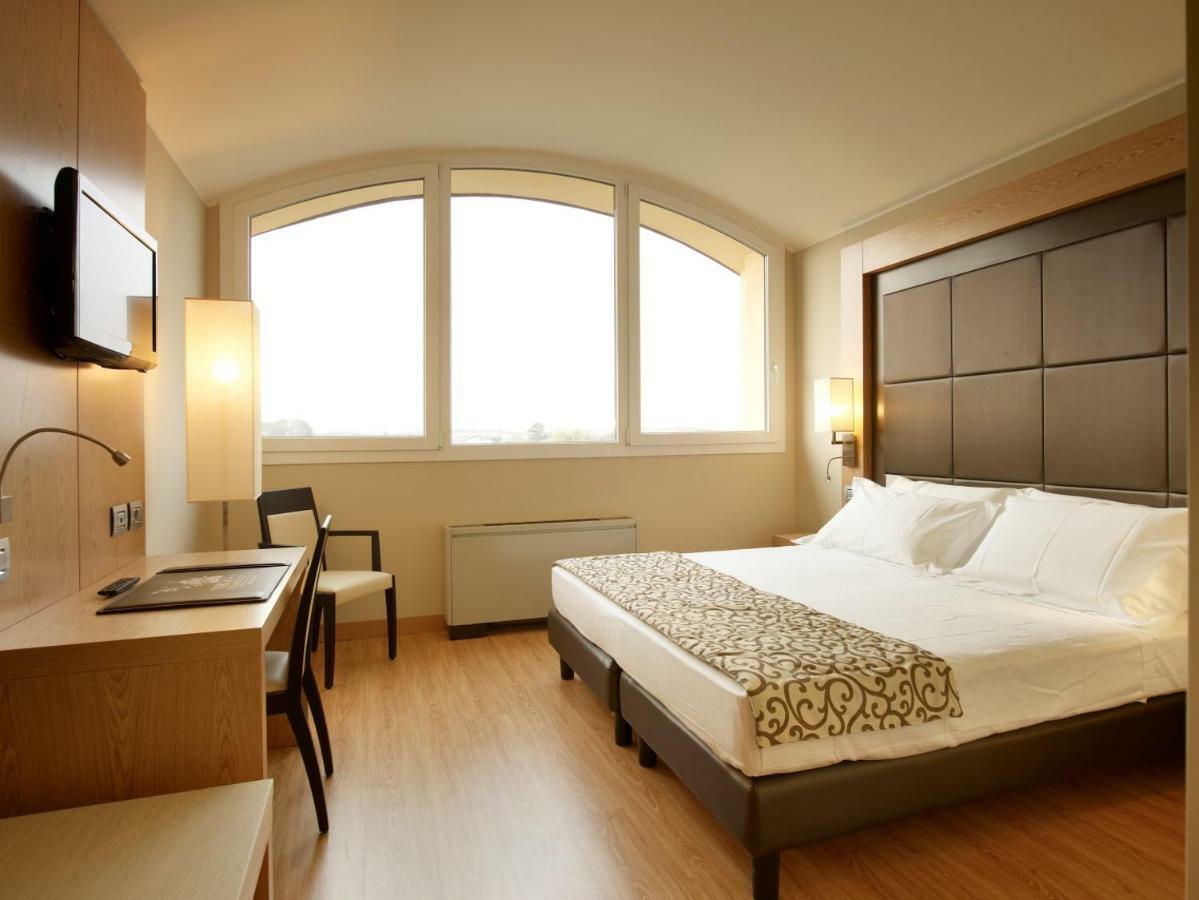 Virginia Palace Hotel 가르바냐테밀라네스 외부 사진